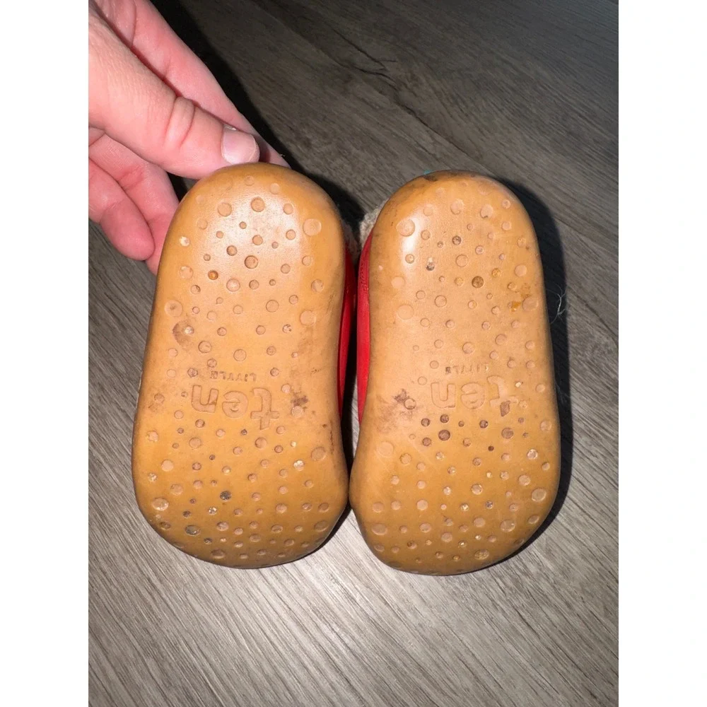 Ten Little Kids Red Velcro Shoes, 4.5